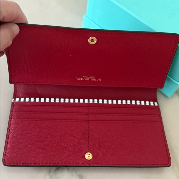 Henri Bendel Kangaroo Wallet - Picture 4 of 8